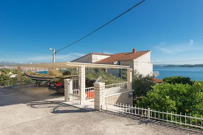 Villa in Seget Donji mit Schwimmbecken