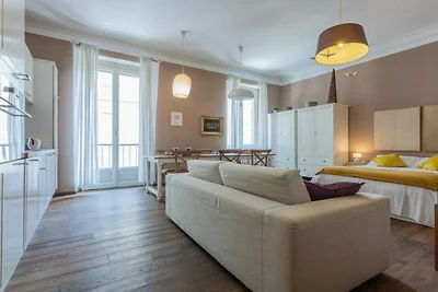 Wohnung in Torino mit Balkon und Parken