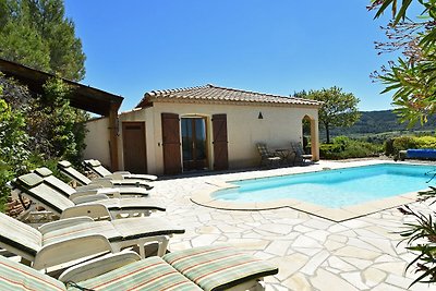 Geräumige Villa in Beaufort mit Pool