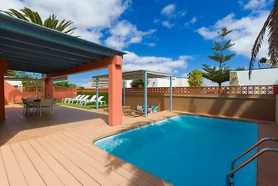 Villa in Corralejo mit privatem Pool