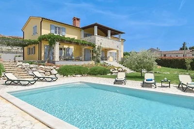Villa a Sveti Lovreč con piscina