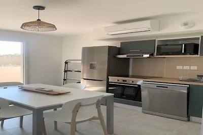 Helles Apartment mit Poolzugang