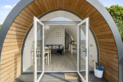 Charming lakeside chalet in Hertford, No...