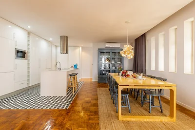 Geräumige Wohnung mit Balkon in Porto