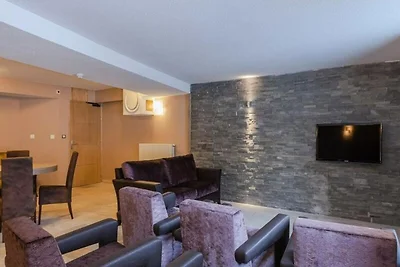 6-Zimmer-Maisonette-Wohnung für 10/12...