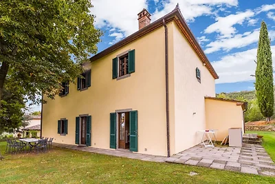 Accogliente villa con piscina privata a...