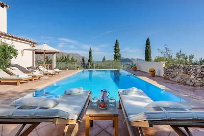 Elegante Villa mit beheiztem Pool, Pollença