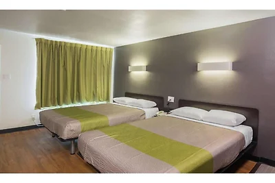 2 Queen Beds | Smoking, Kitchen