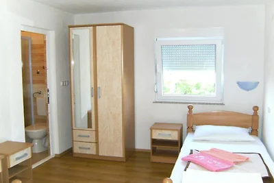 Elez Serenity Guesthouse -Triple room 3