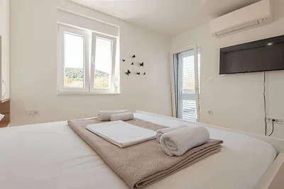 Holiday Home Iva - Three Bedroom Holiday Home