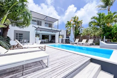 Villa a Saint François con piscina a sfioro