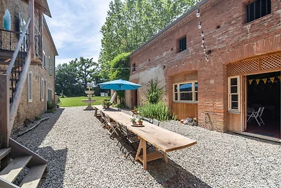 Villa in Artigat mit Terrasse