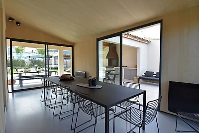 Lussuosa Villa a Malaucčne con piscina...