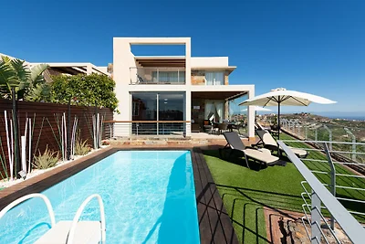 Großzügige Villa in der Nähe des Strandes