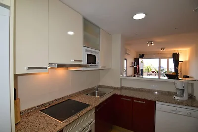 Moderne Wohnung mit Pool in Meeresnähe