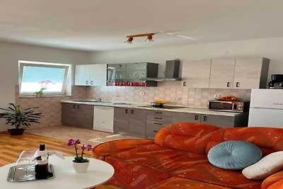 Appartamento a Senj vicino Mare e Piscina