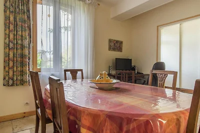 Cottage in un'antica fattoria isolata