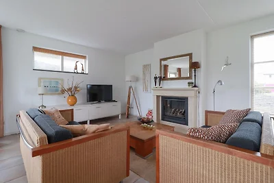 IJsselmeer-Villa mit Sauna & Whirlpool
