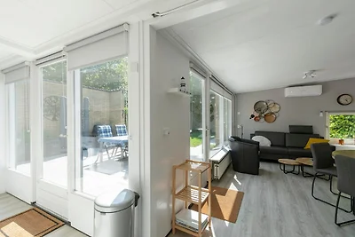 Bungalow in Sint Maartenszee am Strand