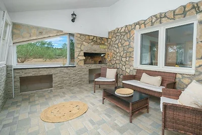 Ferienhaus in Vodice mit Schwimmbecken