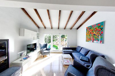 Urbane Holiday Home in Altea with Private Swi...