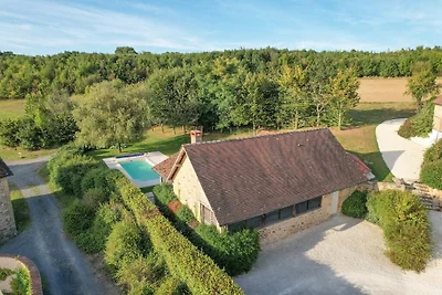 Accogliente chalet con piscina
