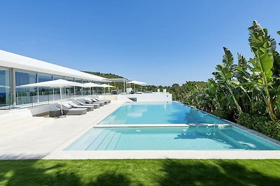 Elegante villa vicino alla città di Ibiza