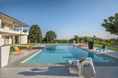 Lussuosa villa a Tavullia con piscina privata