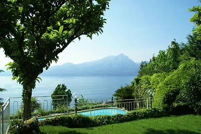 Geräumige Villa in Torri del Benaco mit eigen...