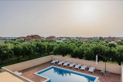 Villa in Vrsi met zwembad bij zandstrand