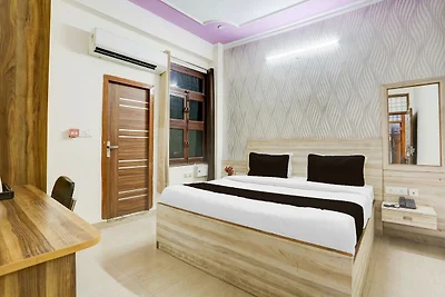Super Townhouse Sektor 4 Gurgaon