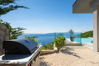 Villa in Lovran mit Schwimmbecken