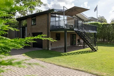 Ferienhaus am Veerse Meer mit Terrasse