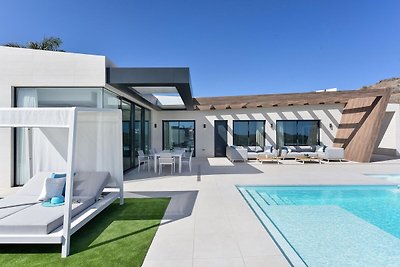 An impressive villa 6 bedroom private pool in...