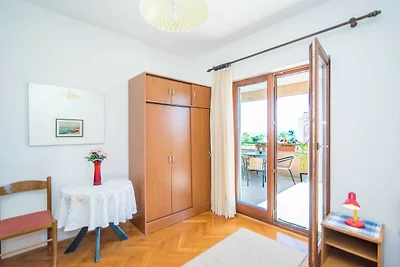 Comfortable Kastel Stafilic Apartment with Ba...