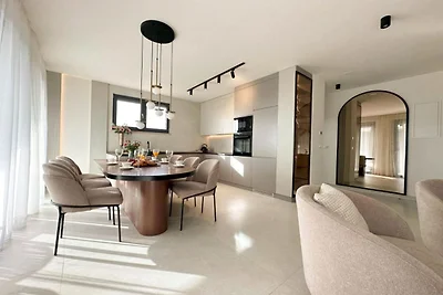 Three-Bedroom Penthouse with Infinity Pool (T...