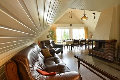 Vrijstaande, rustig gelegen woning met ruime...