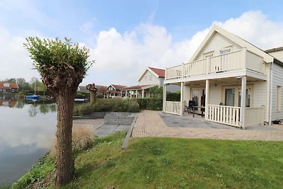 Bungalow w Zuytland z Prywatnym Pomostem