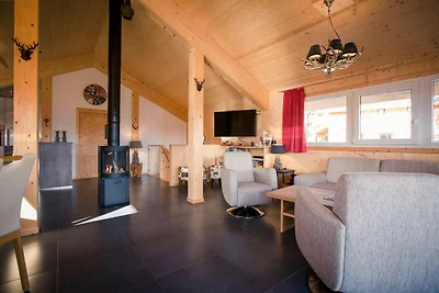 Lebhaftes Chalet mit Whirlpool