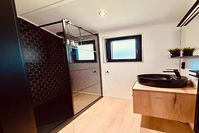 Gemütliche Waldhütte mit Veranda