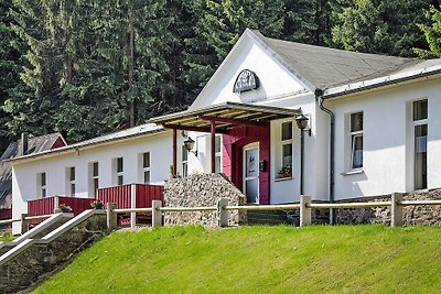 Appartements mit Außenpool und Sauna in...