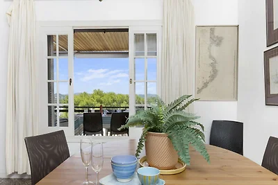 4-bedroom apartment with sea views