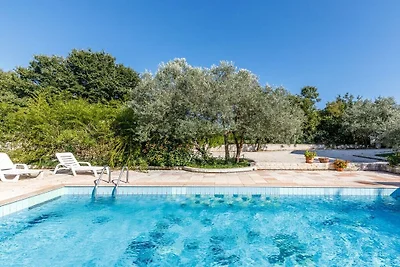 In der Swimmingpool-Villa Brioni 2