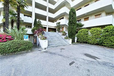 Appartement in Luino met gedeeld zwembad