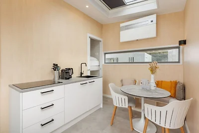 Strandhaus mit teilweisem Meerblick