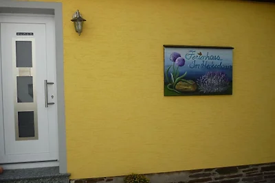 Ferienhaus in Oberfell mit Schwimmbecken