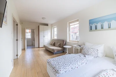 Schöne und geräumige Wohnung mit Balkon