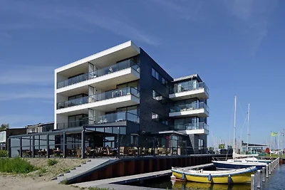 Moderne Wohnung mit Balkon