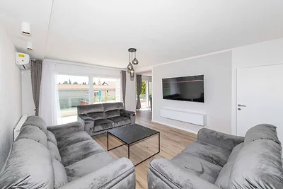 Expansive Retreat with Private Pool & BBQ, Ne...