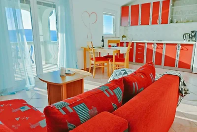 Geräumige Wohnung in Senj mit Swimmingpool